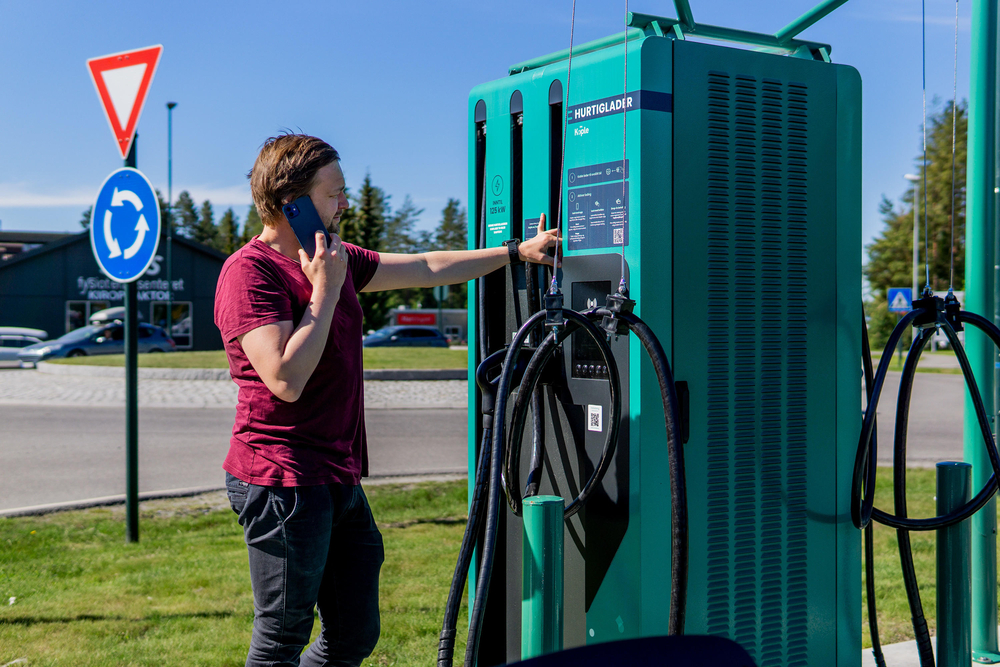 Hurtiglading av elbil i Norge: Alt du trenger å vite i 2026