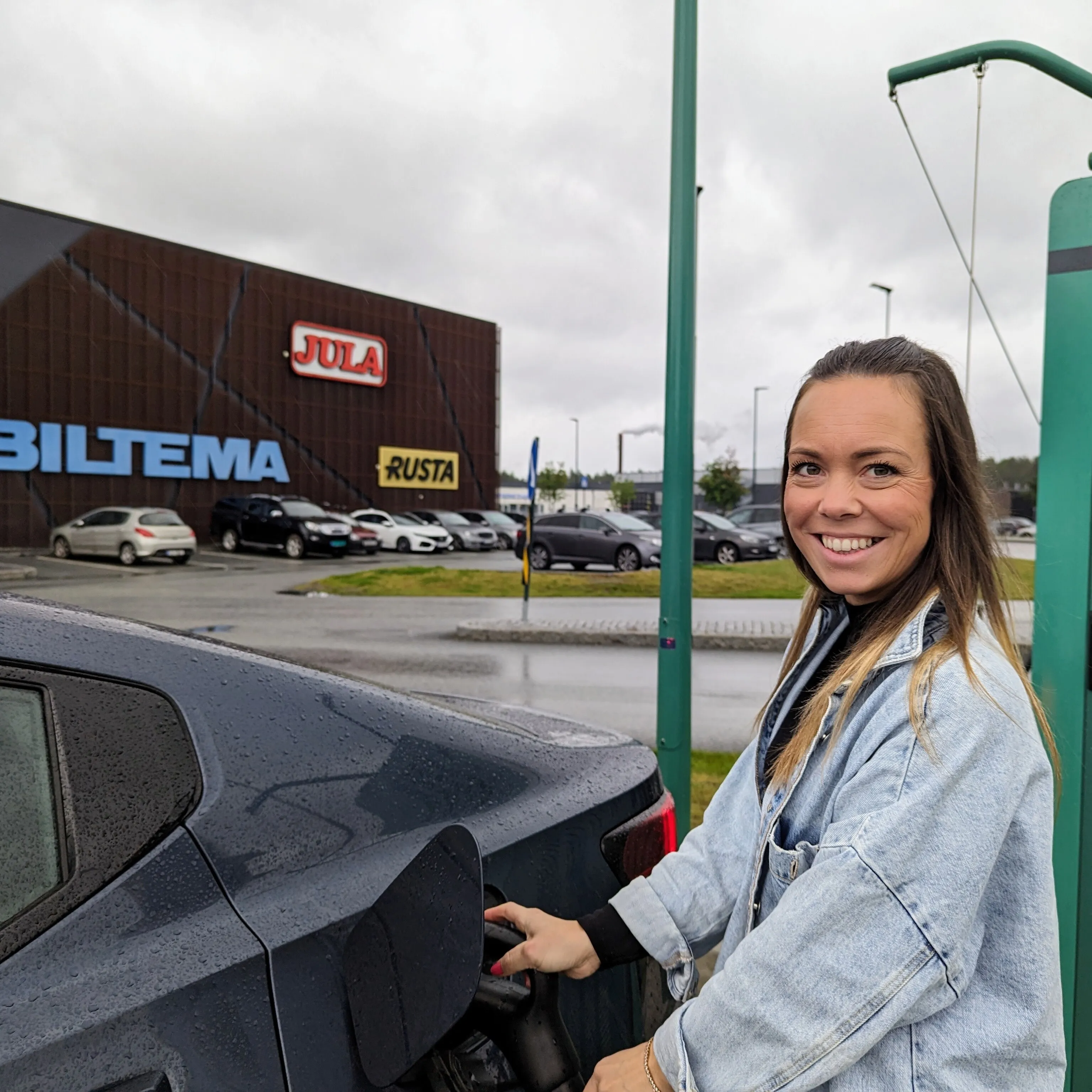 Elbillading ved næringsbygg-idx