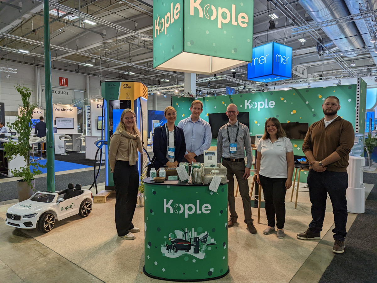 Koples stand på EVS35, Europas største elbilmesse.